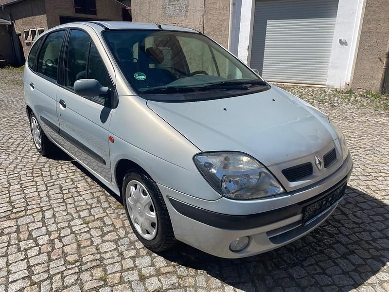 Second-hand Renault Scénic 108 CP (79 kW) 2000 Argintiu Monovolum