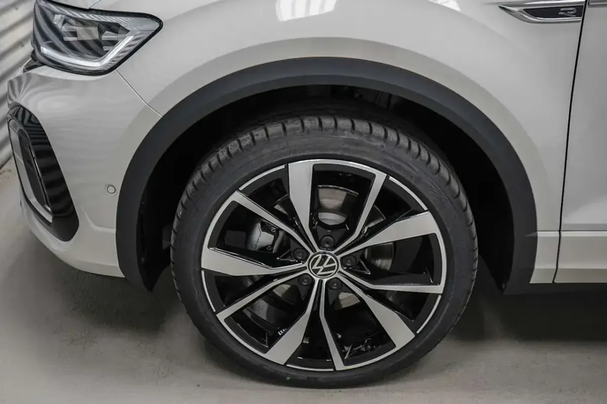 Neu VW T-Roc Cabriolet R-line 150 PS (110 kW) 2025 Ascotgrau SUV