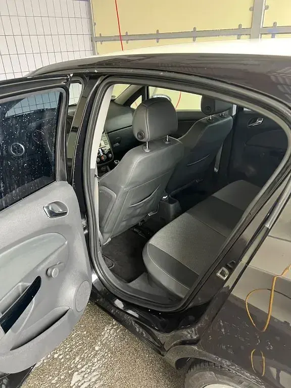 Gebraucht Opel Corsa Edition 101 PS (74 kW) 2010 Schwarz Kleinwagen