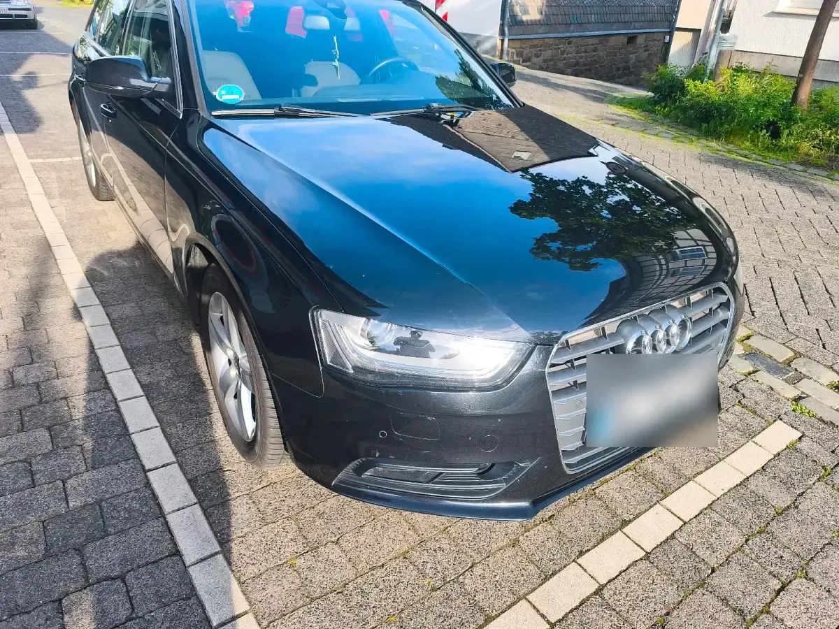Gebraucht Audi A4 143 PS (105 kW) 2013 Schwarz Kombi