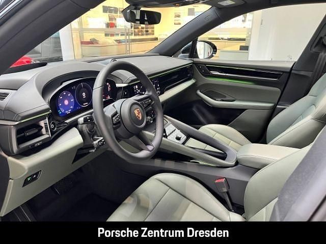 Neu Porsche Macan 264 kW (360 PS) 2026 Tiefschwarzmetallic SUV