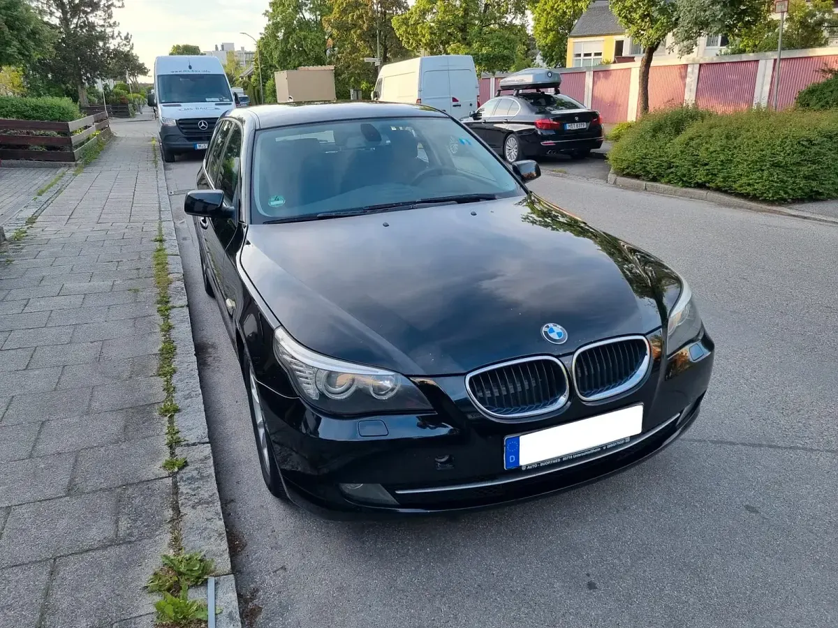 Gebraucht BMW 520 170 PS (125 kW) 2008 Schwarz Kombi