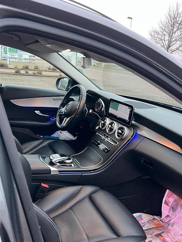 Gebraucht Mercedes E300 194 PS (142 kW) 2020 Grau Kombi