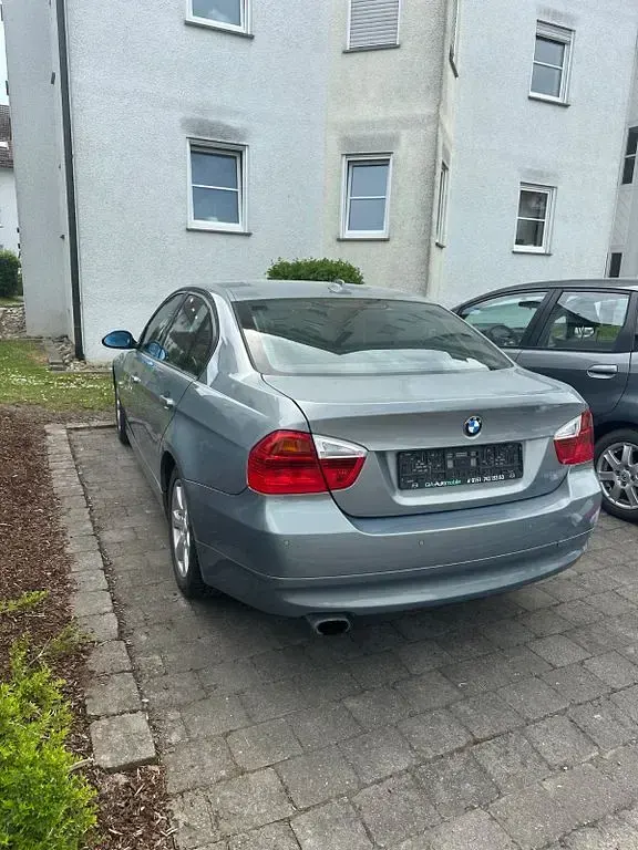 Używany BMW 320 170 KM (125 kW) 2007 Szary Sedan/Limuzyna