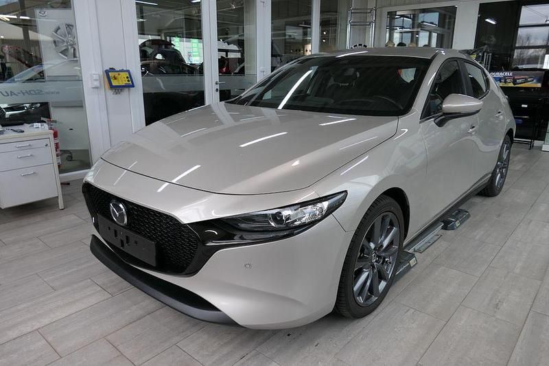 Neu Mazda 3 Exclusive 140 PS (102 kW) 2026 Silber Limousine