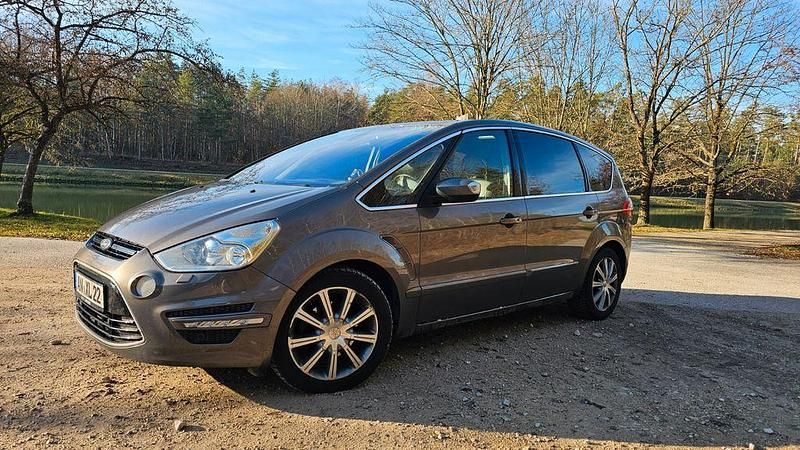 Braun Gebraucht 2011 Ford S-MAX Titanium Van / Kleinbus | 6.100 € (Fairer Preis) - Bild 1/4