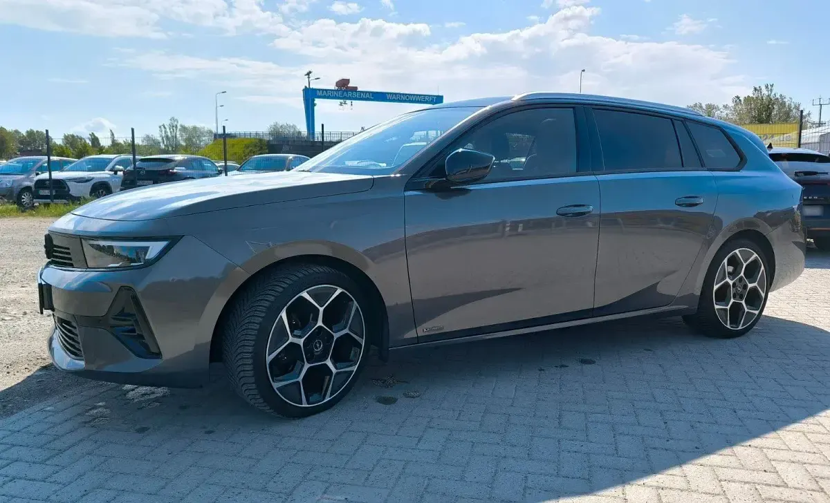 Gebraucht Opel Astra Ultimate 131 PS (96 kW) 2024 Grau Kleinwagen