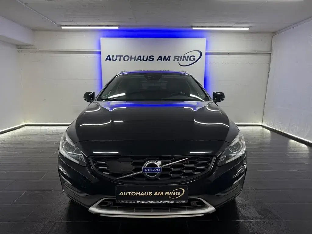 Gebraucht Volvo V60 CC 190 PS (139 kW) 2018 Schwarz Kombi