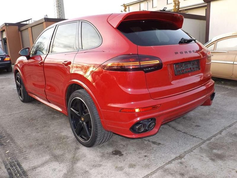 Gebraucht Porsche Cayenne 262 PS (192 kW) 2015 Rot SUV