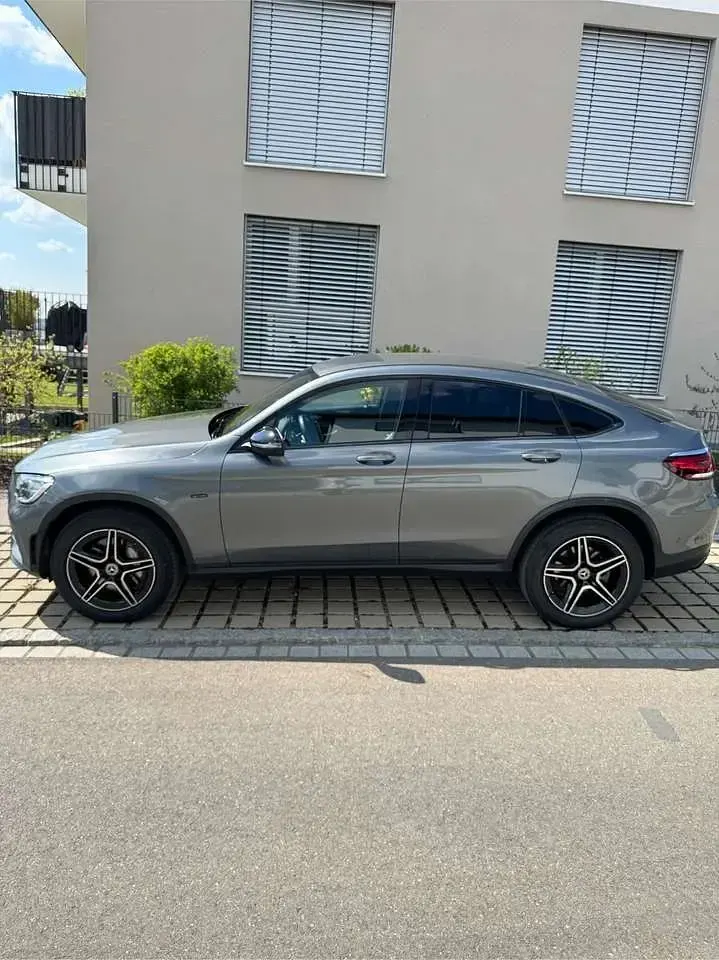 Gebraucht Mercedes GLC300e AMG line 211 PS (155 kW) 2020 Grau Coupé