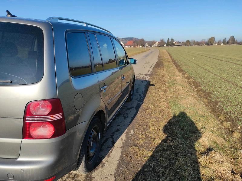 Gebraucht VW Touran 103 PS (75 kW) 2008 Beige Van / Kleinbus