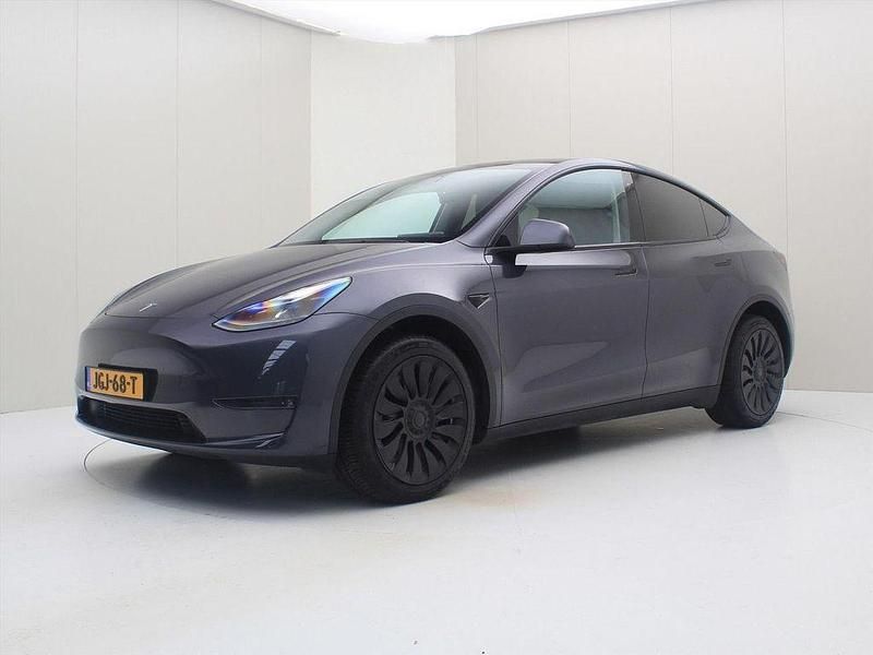 Grau Gebraucht 2022 Tesla Model Y Long Range AWD SUV | 35.900 € (Etwas zu teuer) - Bild 1/1