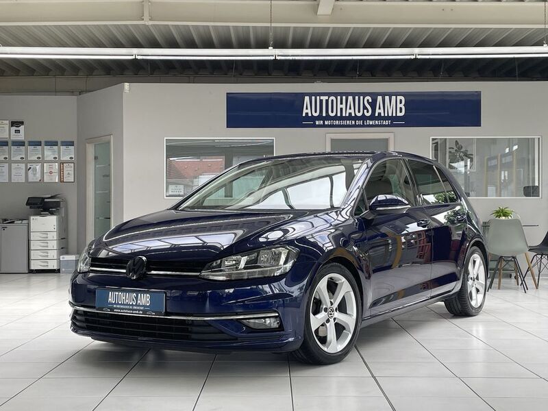 Atlantic blue metallic Gebraucht 2017 VW Golf VII Comfortline Limousine | 11.900 € (Fairer Preis) - Bild 1/4