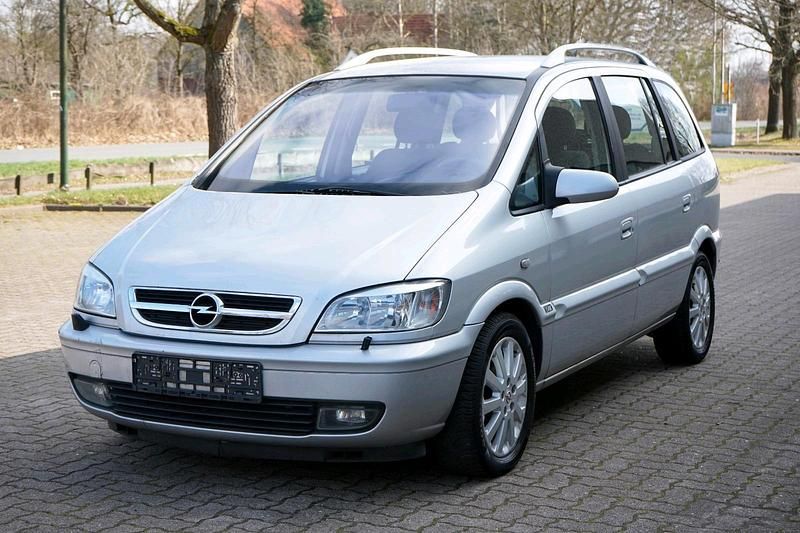 Gebraucht Opel Zafira 147 PS (108 kW) 2004 Silber Van / Kleinbus