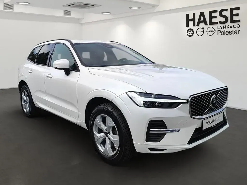 Gebraucht Volvo XC60 Core 250 PS (183 kW) 2025 Crystal white / metallic SUV