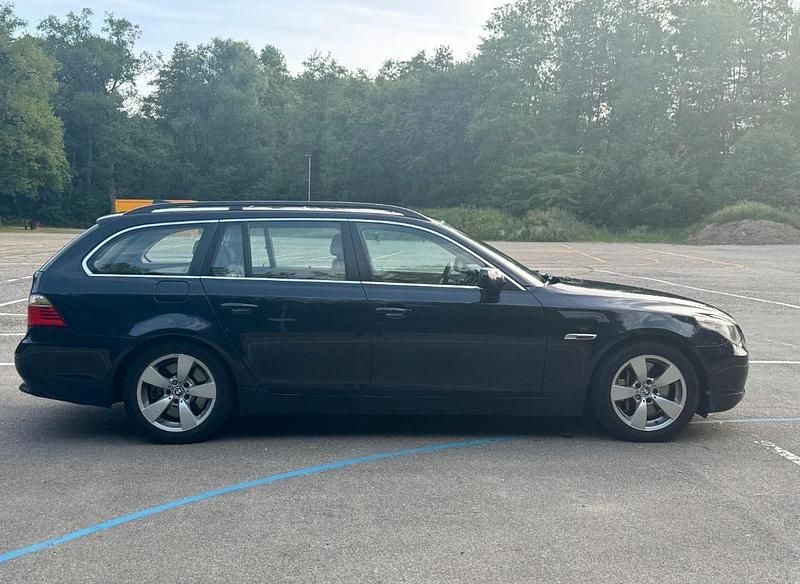 Gebraucht BMW 535 272 PS (200 kW) 2007 Blau Kombi