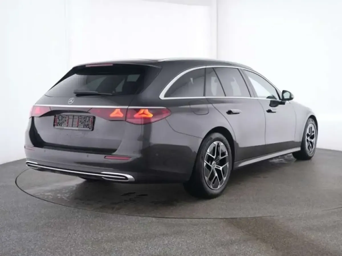 Gebraucht Mercedes E220 Advanced 197 PS (144 kW) 2025 Lack graphitgrau Kombi
