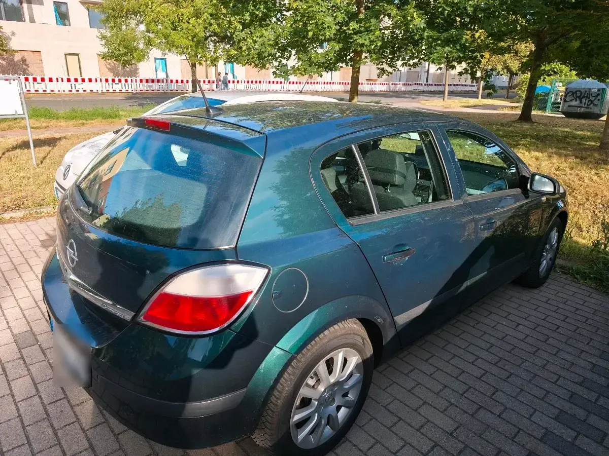 Gebraucht Opel Astra 105 PS (77 kW) 2004 Grün Kleinwagen