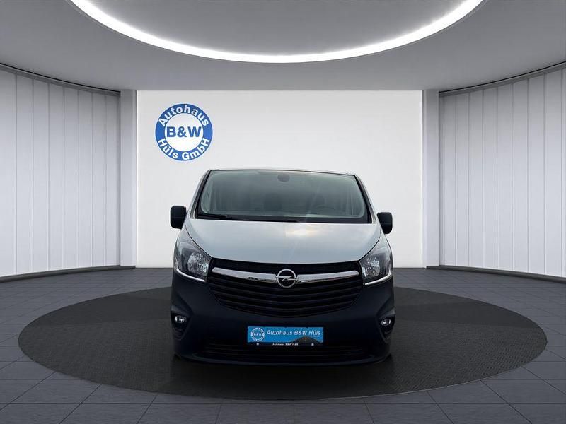 Gebraucht Opel Vivaro 95 PS (69 kW) 2018 Weiß Van / Kleinbus
