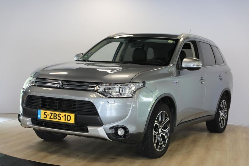 Grau Gebraucht 2014 Mitsubishi Outlander P-HEV Edition SUV | 12.990 € (Teuer) - Bild 1/4