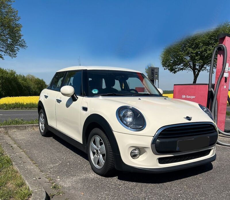 Weiß Gebraucht 2018 Mini ONE Kleinwagen | 12.300 € (Fairer Preis) - Bild 1/4