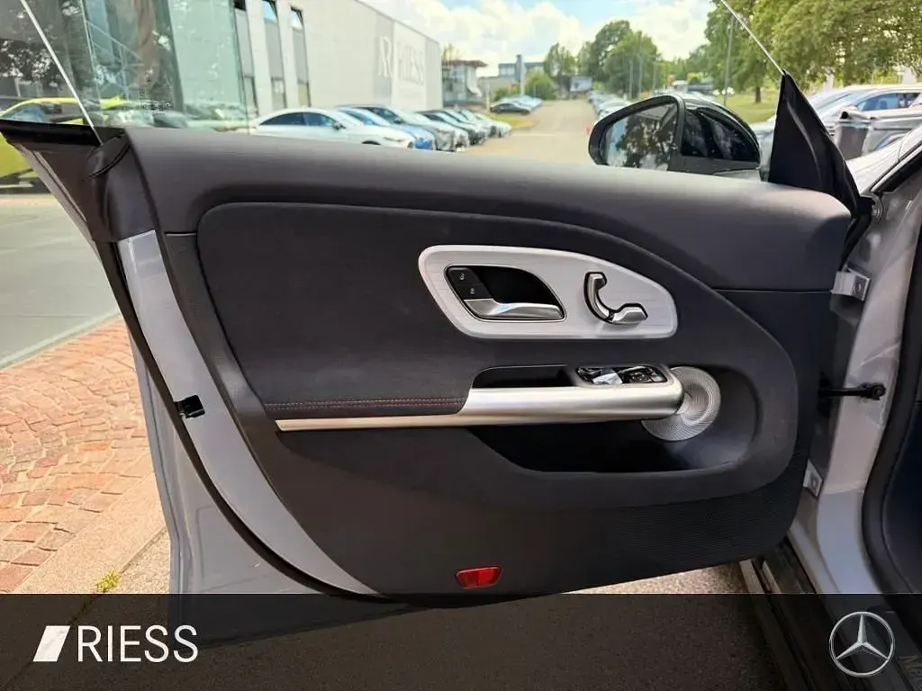 Gebraucht Mercedes CLA220 AMG 211 PS (155 kW) 2026 Manufaktur lack manufaktur alpingrau uni Limousine