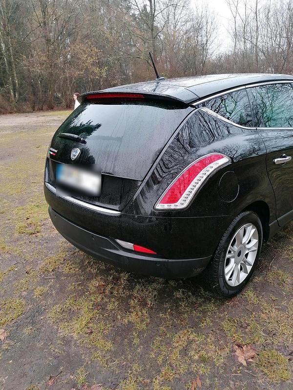 Gebraucht Lancia Delta 120 PS (88 kW) 2009 Schwarz Kleinwagen