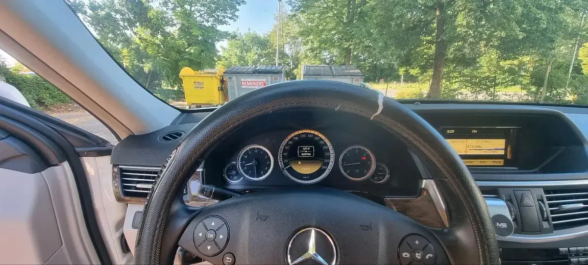 Gebraucht Mercedes E220 170 PS (125 kW) 2011 Weiß Kombi