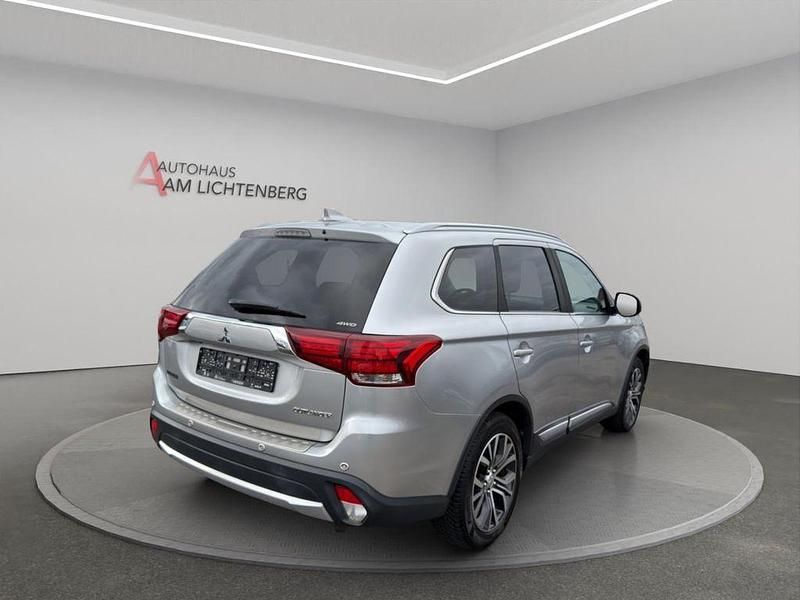 Gebraucht Mitsubishi Outlander Top 150 PS (110 kW) 2018 Silber SUV