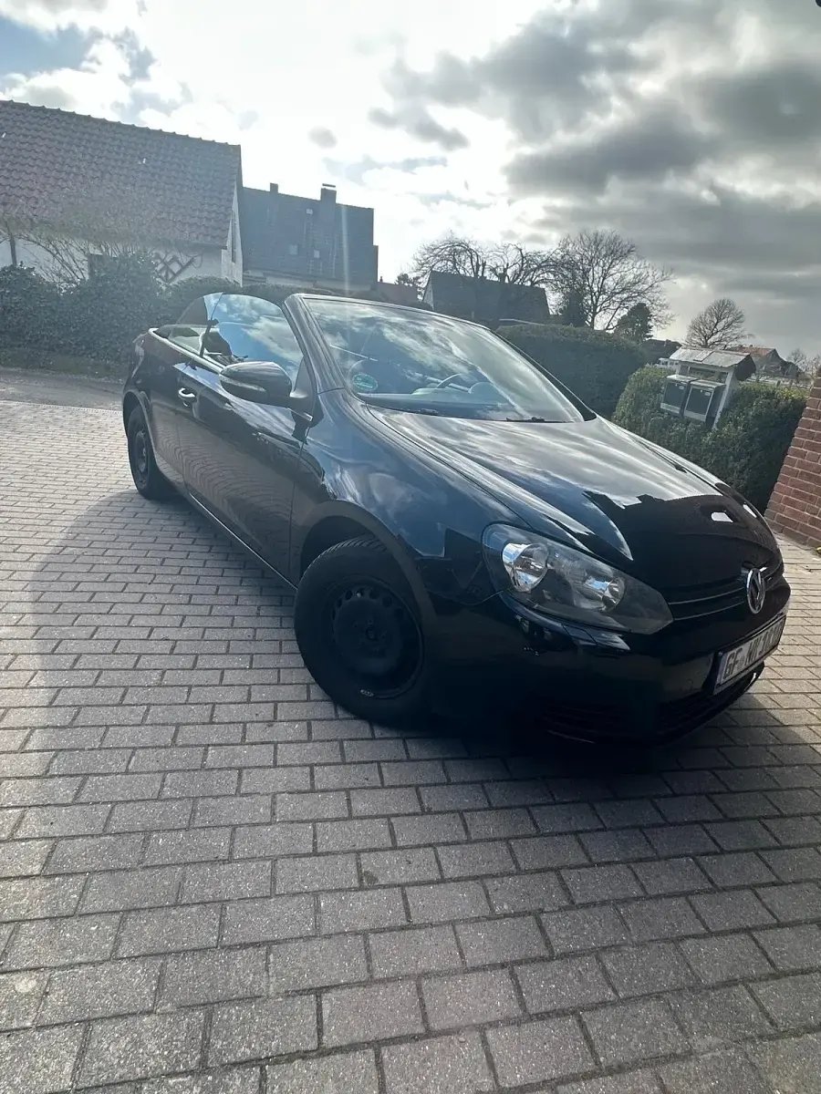 Gebraucht VW Golf 105 PS (77 kW) 2011 Schwarz Cabrio