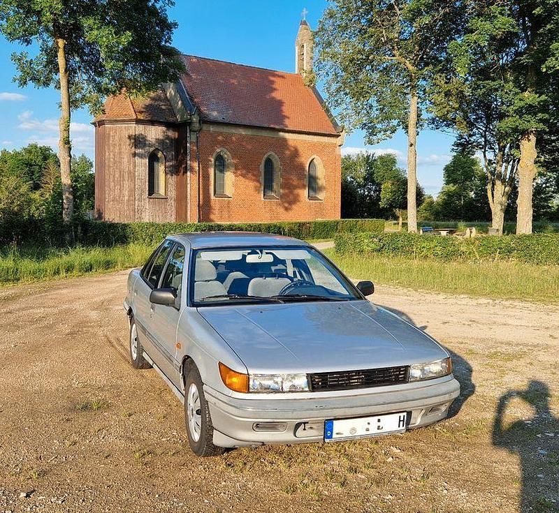 Silber Gebraucht 1990 Mitsubishi Lancer Limousine | 2.900 € - Bild 1/4