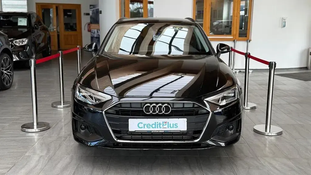 Używany Audi A4 150 KM (110 kW) 2022 Czarny Kombi
