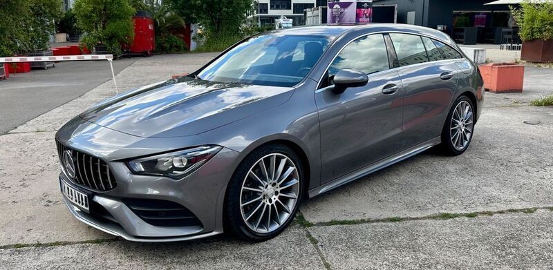 Grau Gebraucht 2020 Mercedes CLA220 AMG line Limousine | 28.500 € (Superpreis) - Bild 1/4