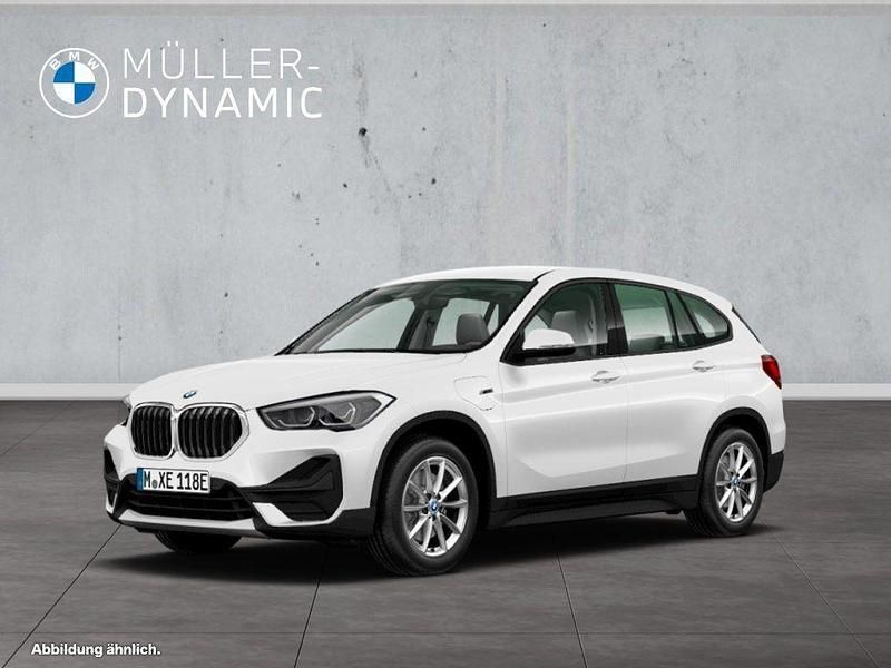 Alpinweiss iii Gebraucht 2022 BMW X1 Advantage SUV | 24.480 € (Guter Preis) - Bild 1/4