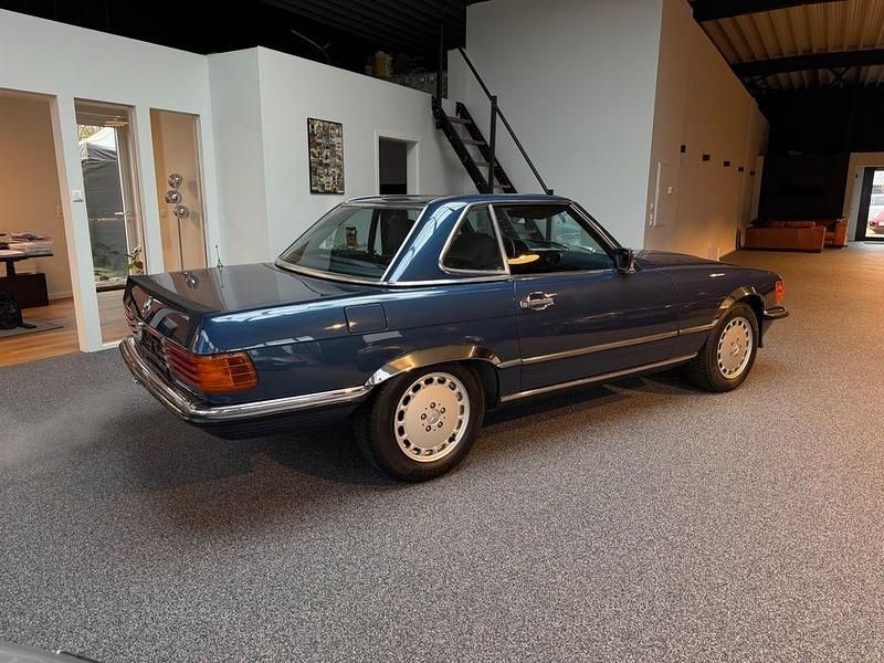 Gebraucht Mercedes SL500 245 PS (180 kW) 1985 Blau Cabrio