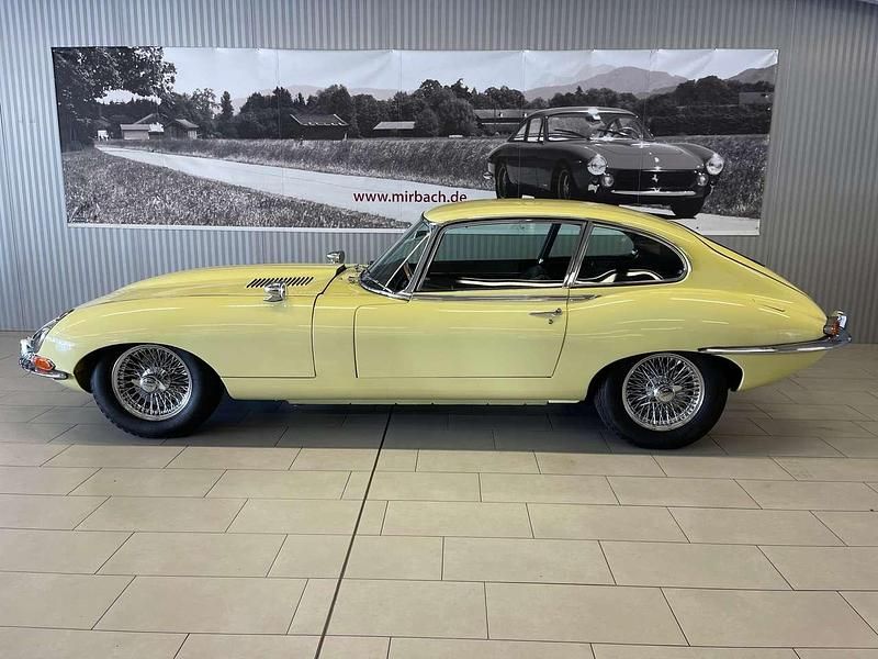 Gebraucht Jaguar E-Type 179 PS (131 kW) 1966 Pale primerose yellow Coupé