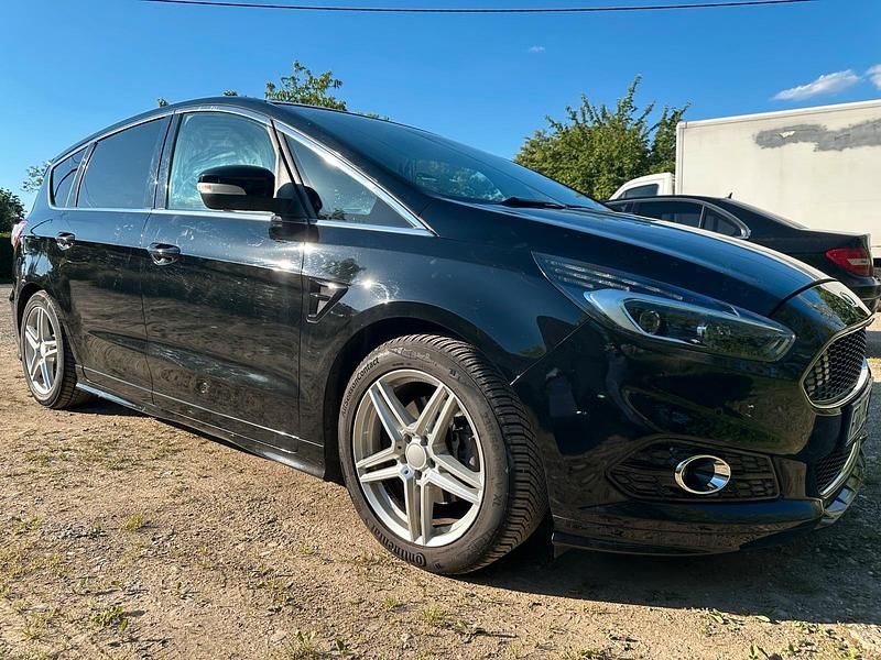 Gebraucht Ford S-MAX S 210 PS (154 kW) 2016 Schwarz Van / Kleinbus