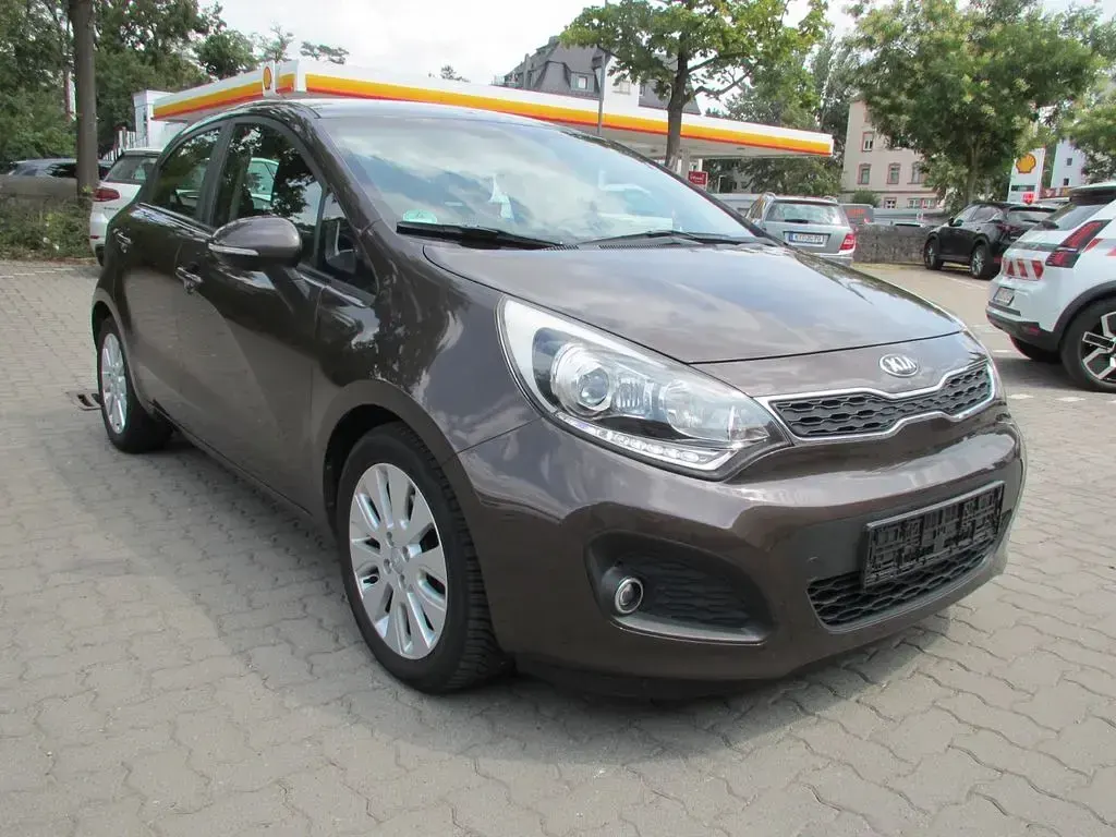 Gebraucht Kia Rio Spirit 90 PS (66 kW) 2013 Braun Limousine