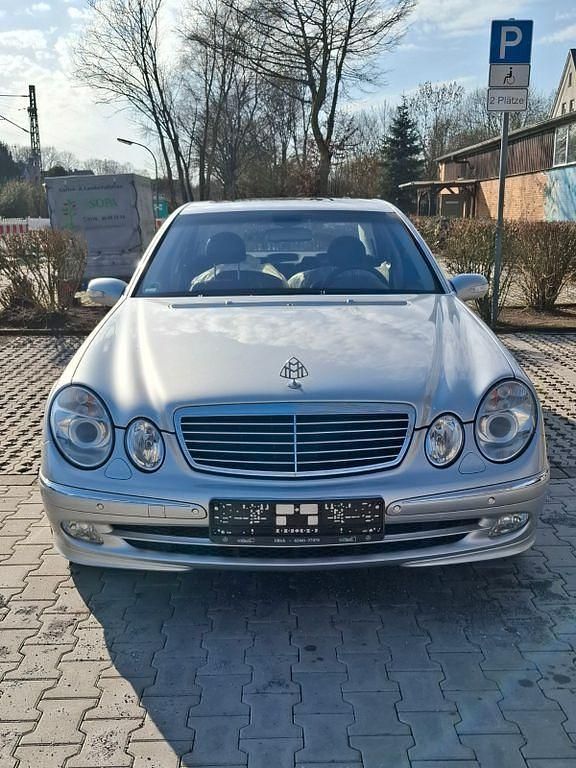 Gebraucht Mercedes E320 Avantgarde 224 PS (164 kW) 2002 Silber Limousine