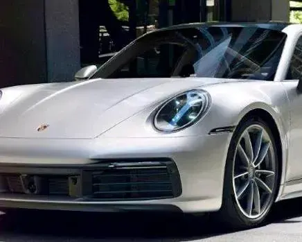 Gebraucht Porsche 911 Carrera 4 385 PS (283 kW) 2022 Silber Coupé