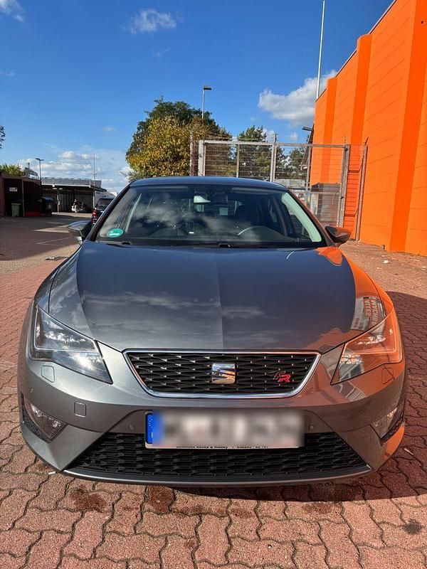 Grau Gebraucht 2014 Seat Leon FR Limousine | 10.500 € (Fairer Preis) - Bild 1/4