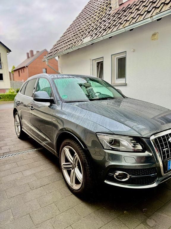 Grau Gebraucht 2009 Audi Q5 S-Line SUV | 9.950 € (Fairer Preis) - Bild 1/4