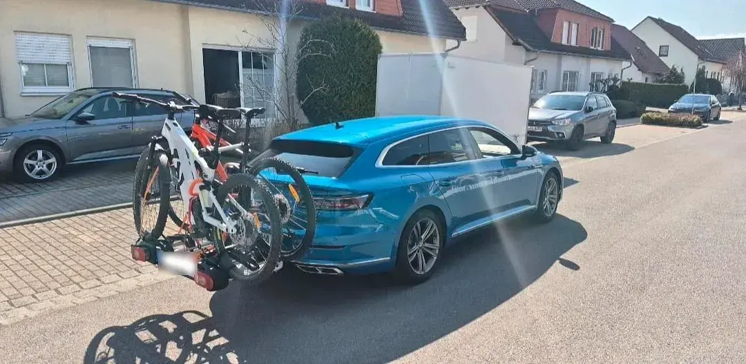 Gebraucht VW Arteon 190 PS (139 kW) 2024 Blau Kombi