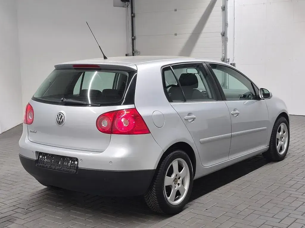 Gebraucht VW Golf V 80 PS (58 kW) 2007 Silber Limousine