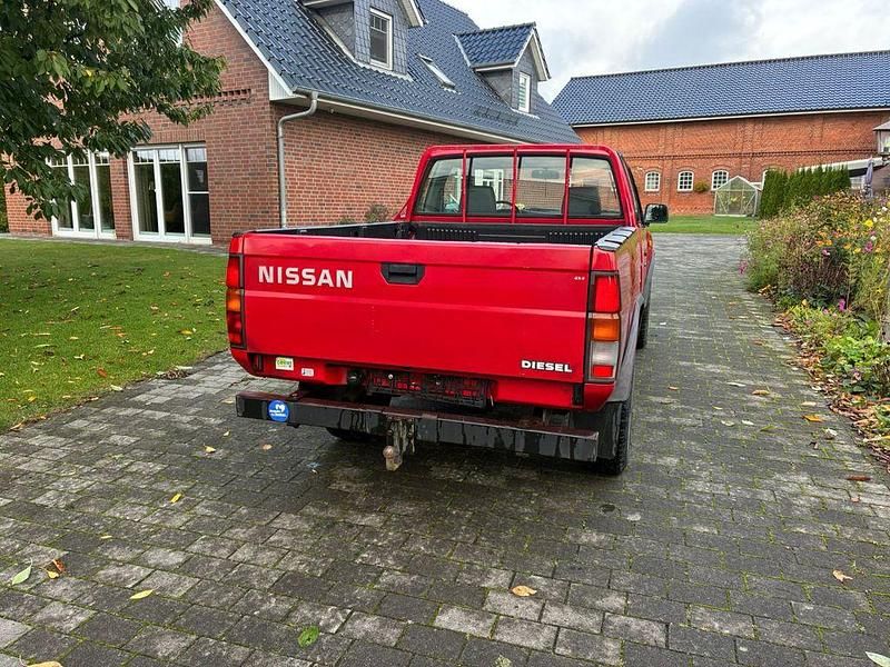 Gebraucht Nissan PickUp 83 PS (61 kW) 1998 Rot Pickup