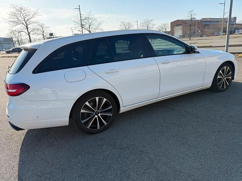 Gebraucht Mercedes E350 AMG 258 PS (189 kW) 2017 Weiß Kombi