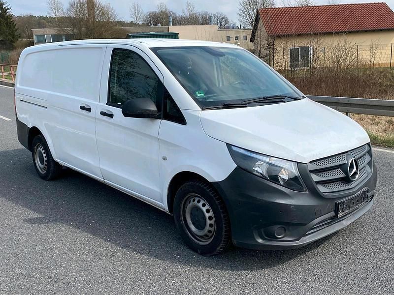 Weiß Gebraucht 2019 Mercedes Vito Van / Kleinbus | 4.500 € (Superpreis) - Bild 1/4