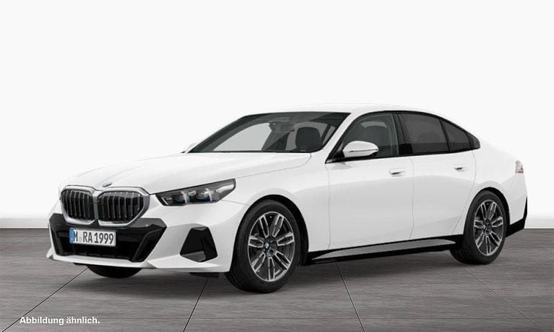 Alpinweiß uni Gebraucht 2024 BMW 520 M Sport Limousine | 49.990 € (Superpreis) - Bild 1/3