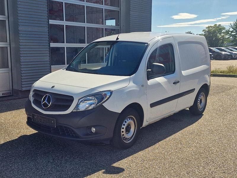 Weiß Gebraucht 2020 Mercedes Citan 109 Van / Kleinbus | 13.998 € (Fairer Preis) - Bild 1/4