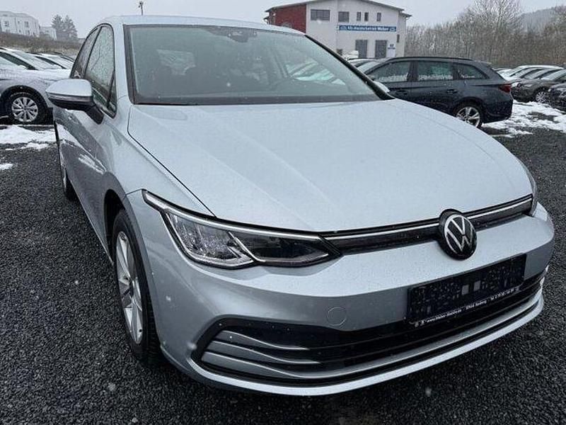 Gebraucht VW Golf VIII Life 150 PS (110 kW) 2023 Silber Limousine